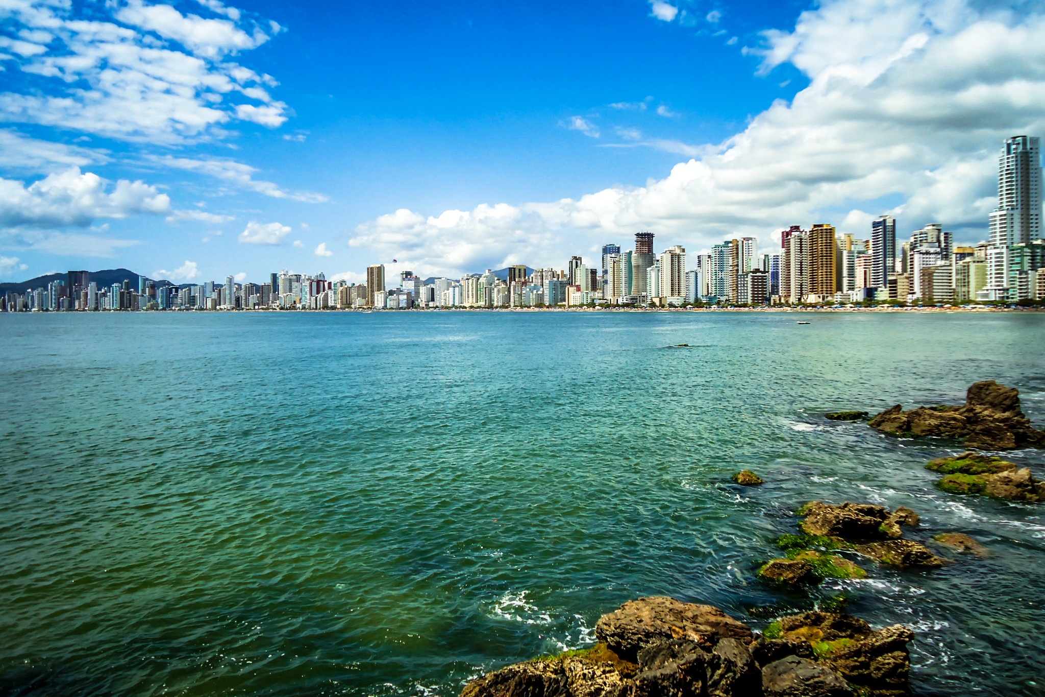 Descubra Santa Catarina: Praias, Montanhas e Cultura Encantadora